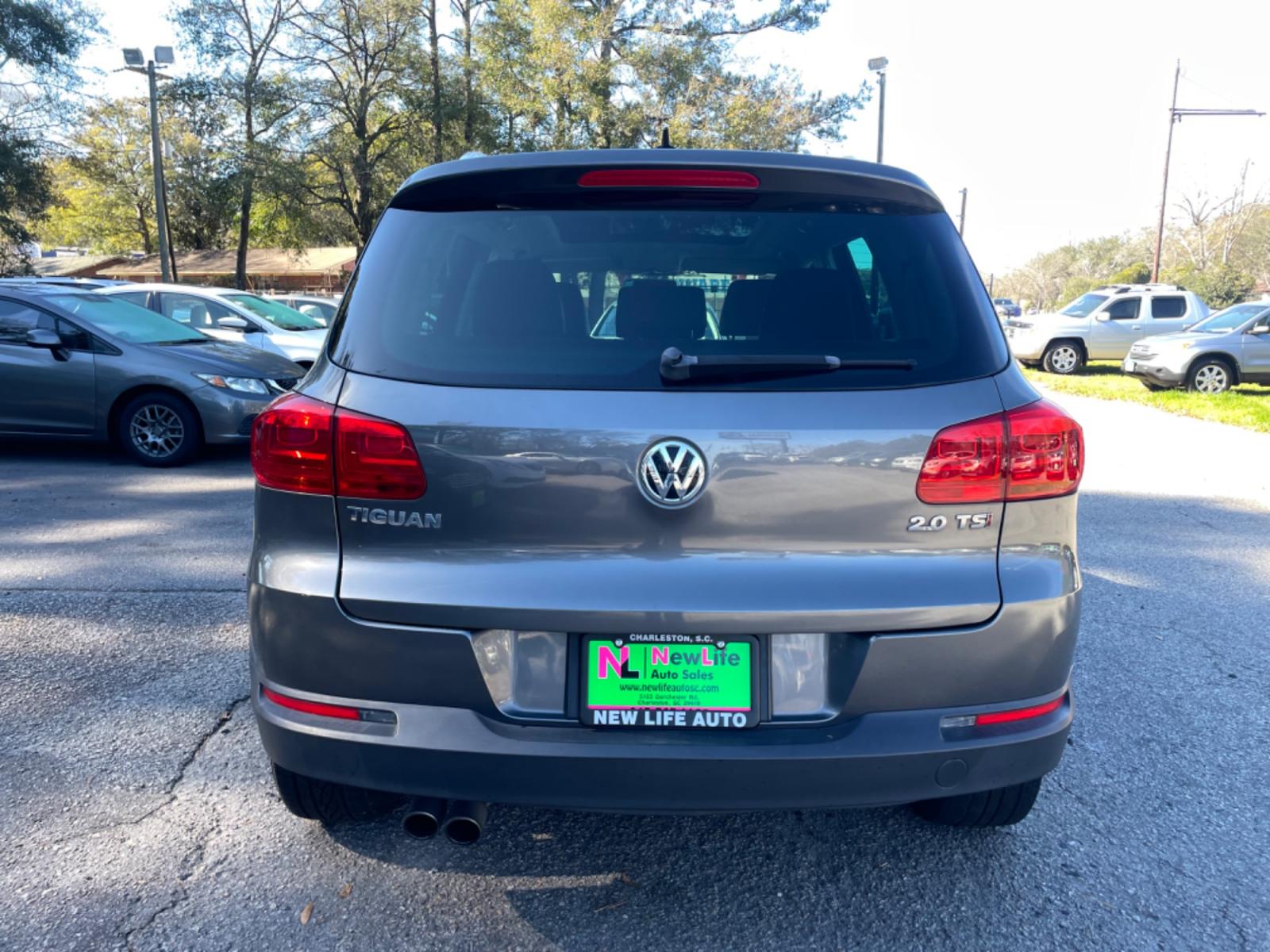 2015 GRAY VOLKSWAGEN TIGUAN S (WVGAV7AX3FW) with an 2.0L engine, Automatic transmission, located at 5103 Dorchester Rd., Charleston, SC, 29418-5607, (843) 767-1122, 36.245171, -115.228050 - Local Trade-in with Leather, Panoramic Sunroof, Navigation, Backup Camera, Fender Stereo with CD/AUX/Bluetooth, Dual Climate Control, Power Everything (windows, locks, seats, mirrors), Heated Seats, Push Button Start, Keyless Entry, Alloy Wheels. Clean CarFax (no accidents reported!) 102k miles Loc - Photo #6
